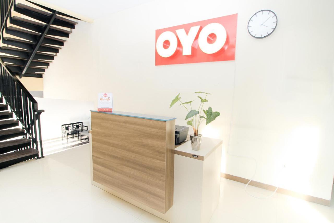 Oyo 204 Blessing Residence سورابايا المظهر الخارجي الصورة