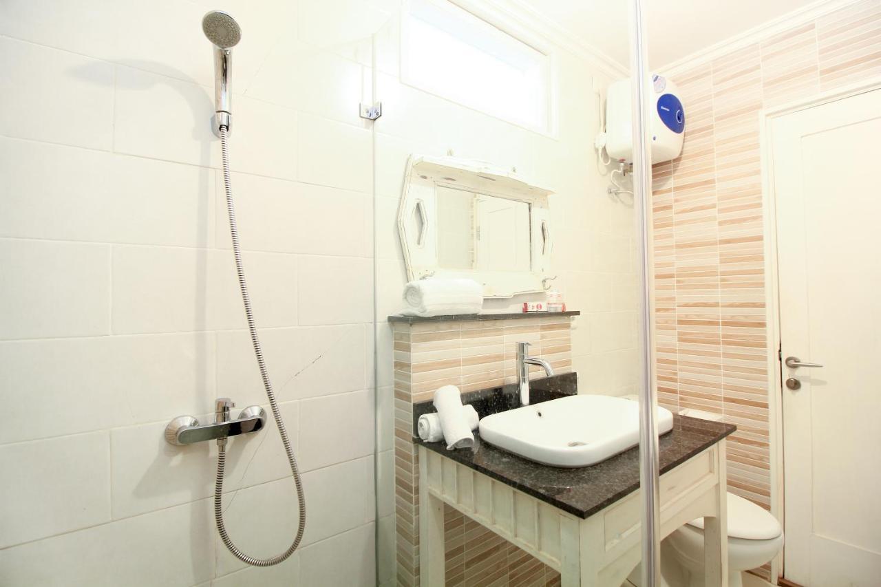 Oyo 204 Blessing Residence سورابايا المظهر الخارجي الصورة