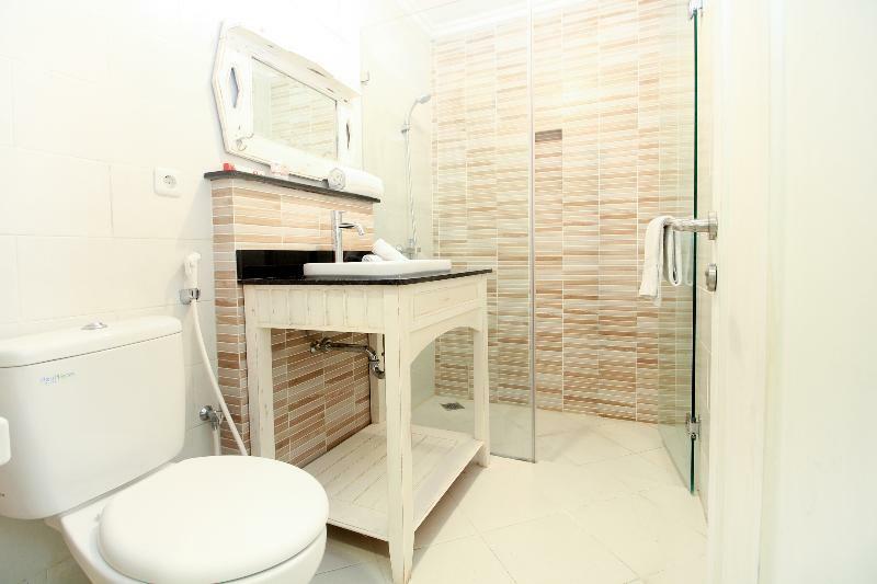 Oyo 204 Blessing Residence سورابايا المظهر الخارجي الصورة
