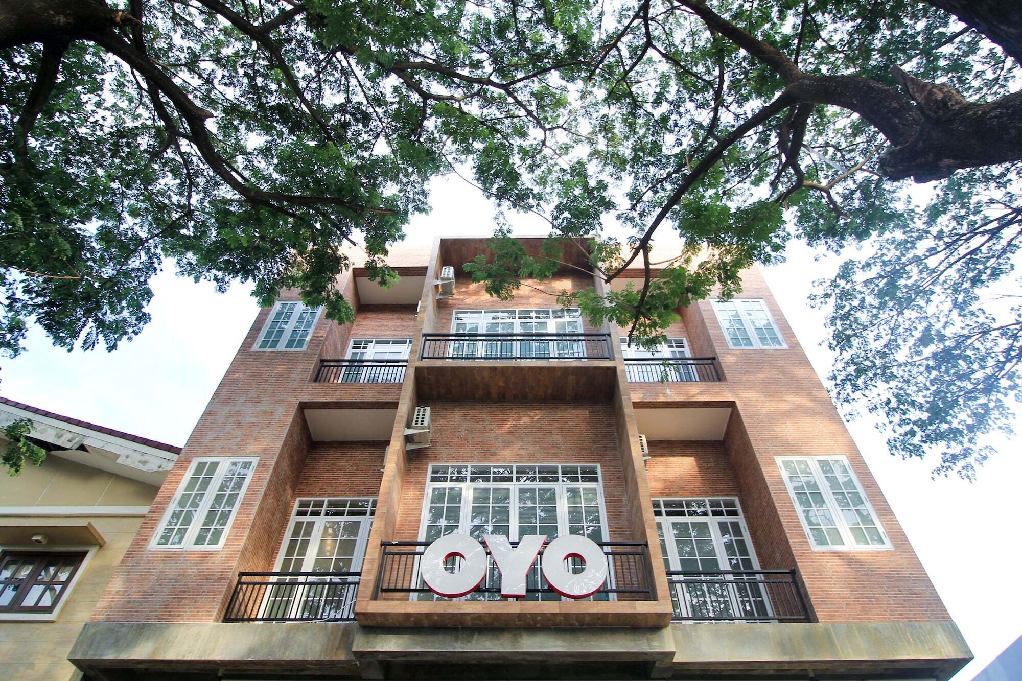 Oyo 204 Blessing Residence سورابايا المظهر الخارجي الصورة